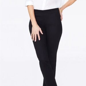 NYDJ M medium 6 8 10 pull on Black Denim Jeans stretchy denim Straight Lift Tuck